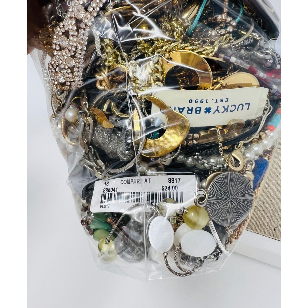 Vintage & Modern Gold & Silver Tone Mixed Metal Scrap/Wearable Jewelry Lot 9LBs - Picture 9 of 14